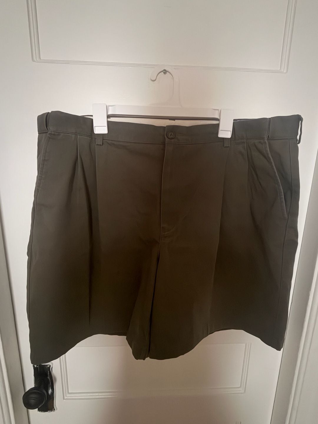 L.L.Bean Men's Comfort Waist Pleated Cotton Chino Shorts 2