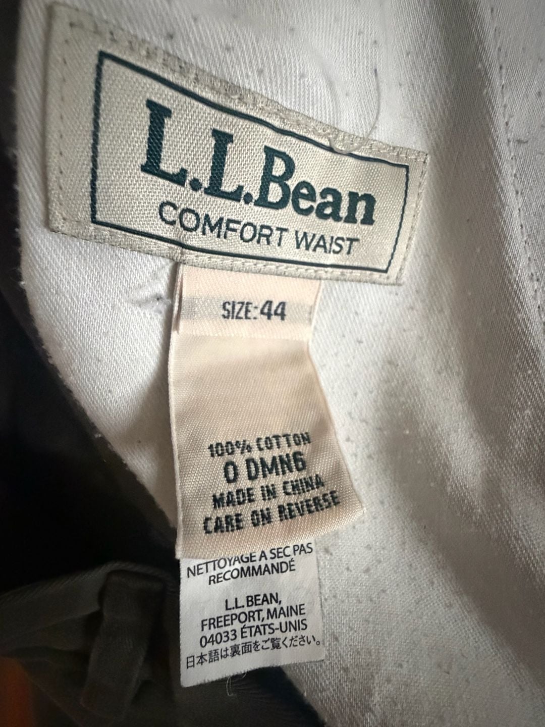 L.L.Bean Men's Comfort Waist Pleated Cotton Chino Shorts 4