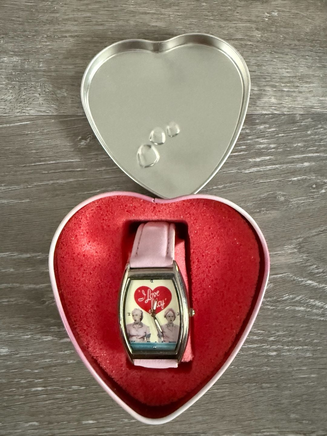 I Love Lucy Chocolate Factory Collectible Wristwatch in Heart-Shaped Tin 3