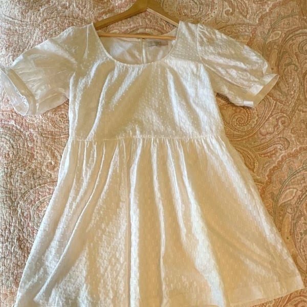 NWOT LOFT White Dobby U-Neck Puff Sleeve knee length Dress, size 14