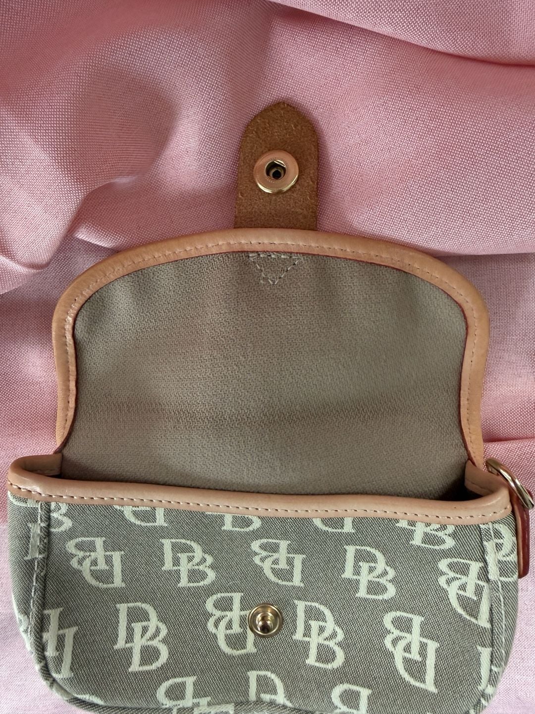 Dooney & Bourke Signature Monogram Jacquard Flap Wristlet 7