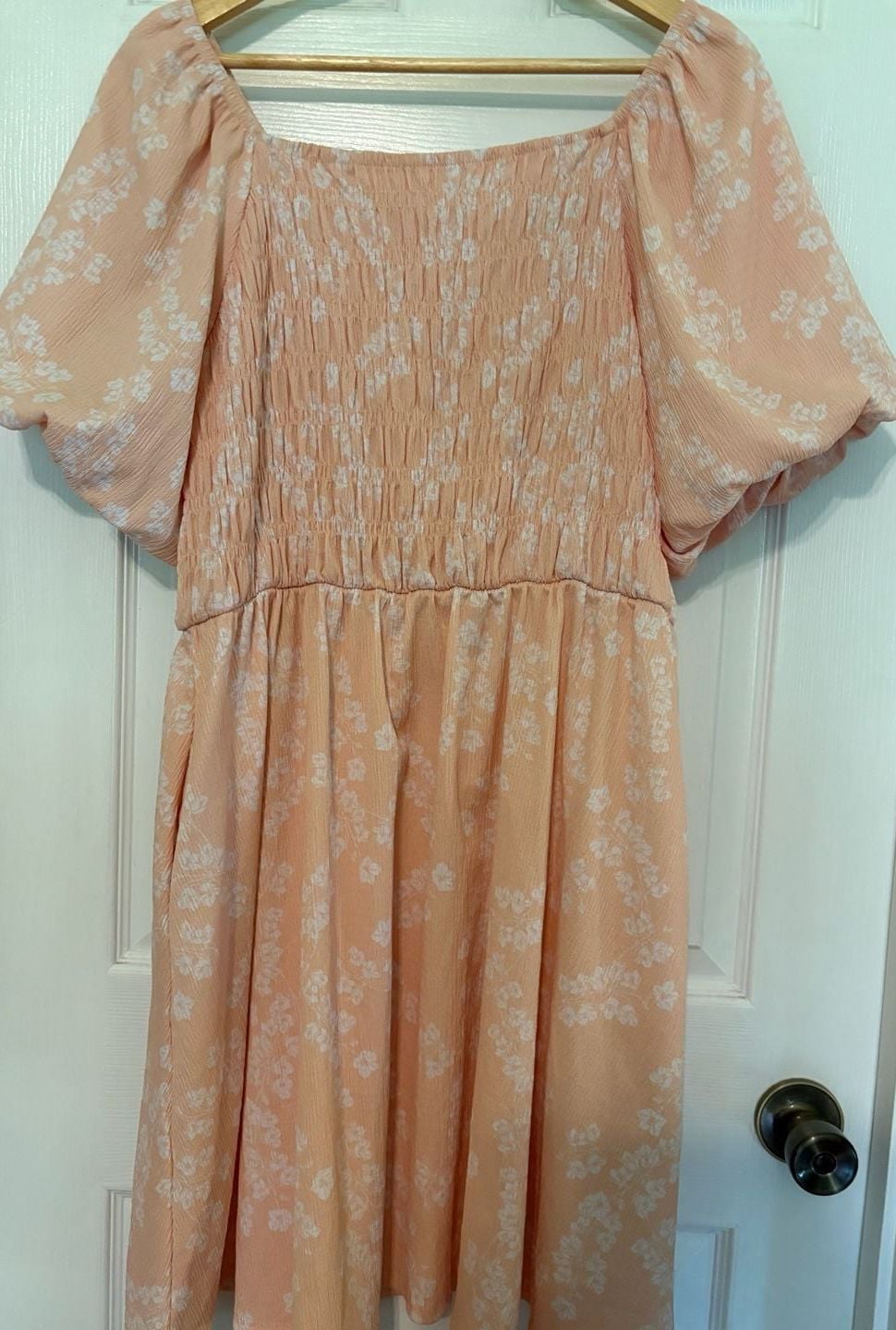 EUC LuLaRoe Alina Smocked Puff Sleeve Midi Dress in Peach Floral Print, large 2
