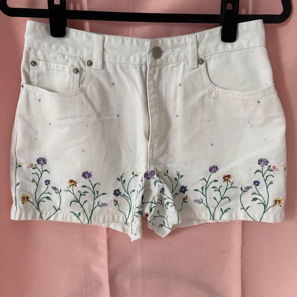 Vintage Tommy Hilfiger White Denim Shorts with Floral Embroidery, Size 6