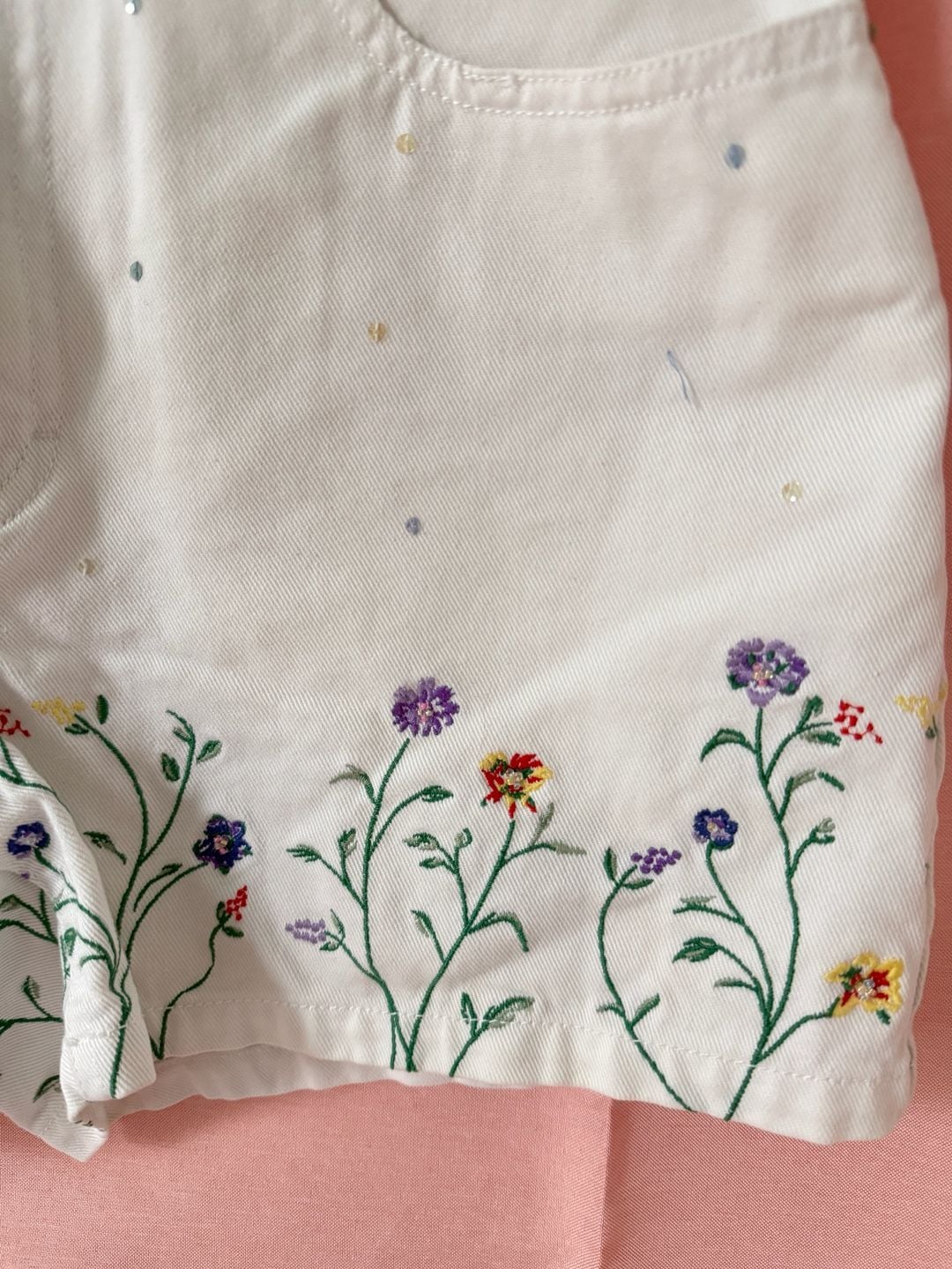 Vintage Tommy Hilfiger White Denim Shorts with Floral Embroidery, Size 6 3