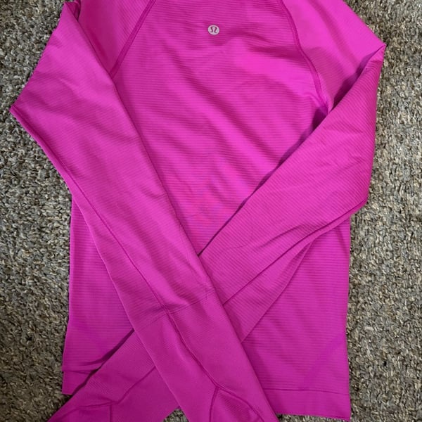 Lululemon Swiftly Tech Long Sleeve 2.0 Race Length Top