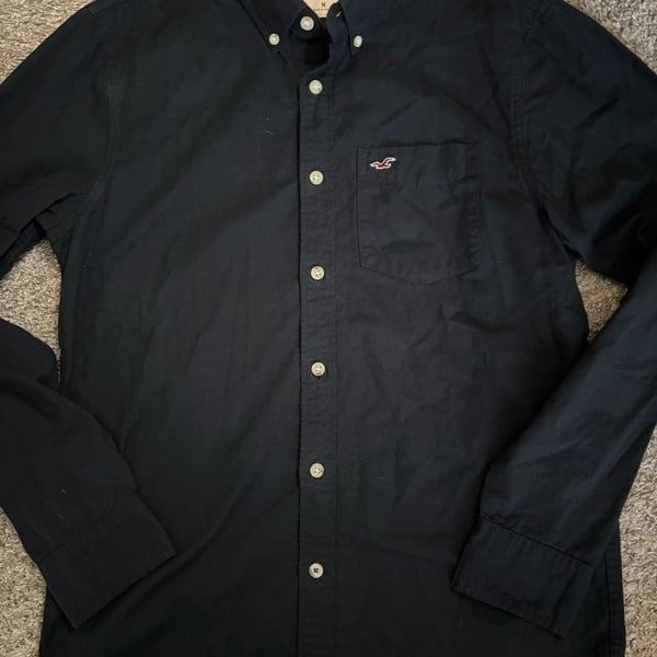 Hollister Men's Long Sleeve Button-Up Shirt in Black