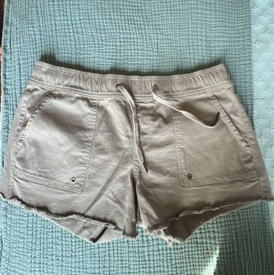 DL1961 Flynn Raw Hem Utility Shorts, Size 31 2