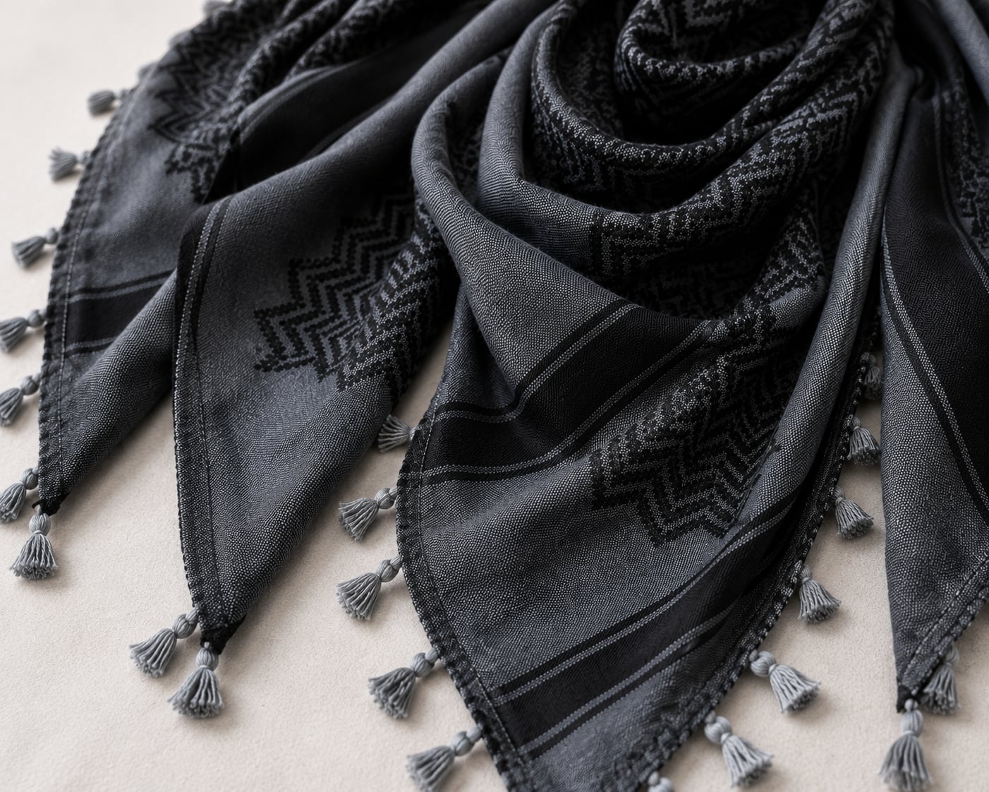Shemagh Keffiyeh Made in Palestine Gray & Black delicately woven 4