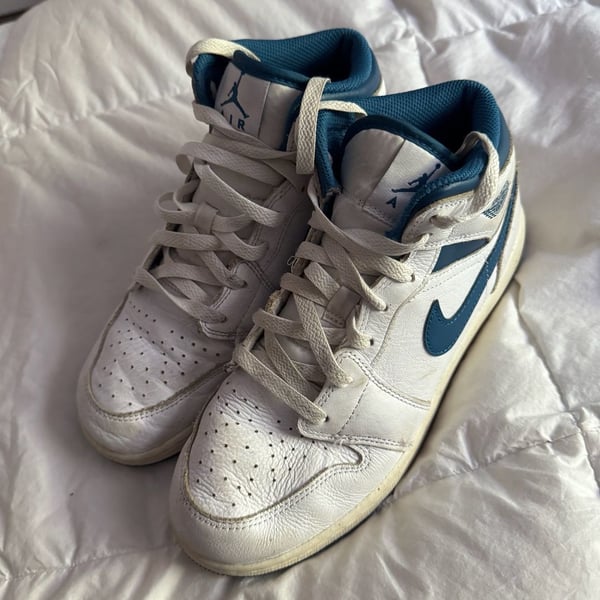 Nike Air Jordan 1 Mid SE GS Industrial Blue Older Kids' Shoes