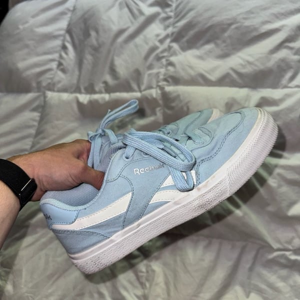 Reebok BB 4000 II Low Top Sneakers in Fluid Blue