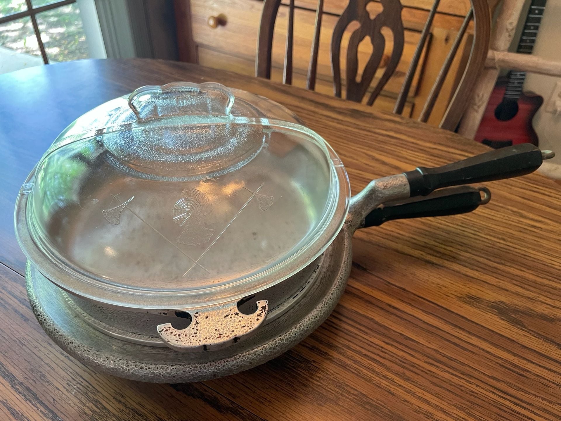 Vintage Guardian Service Hammered Aluminum Pot, Glass Lid, griddle, frying pan. 2