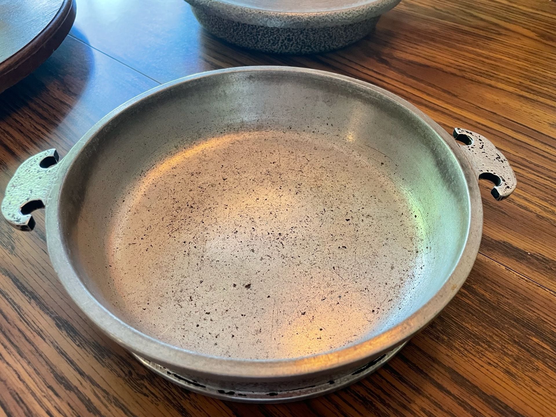 Vintage Guardian Service Hammered Aluminum Pot, Glass Lid, griddle, frying pan. 5