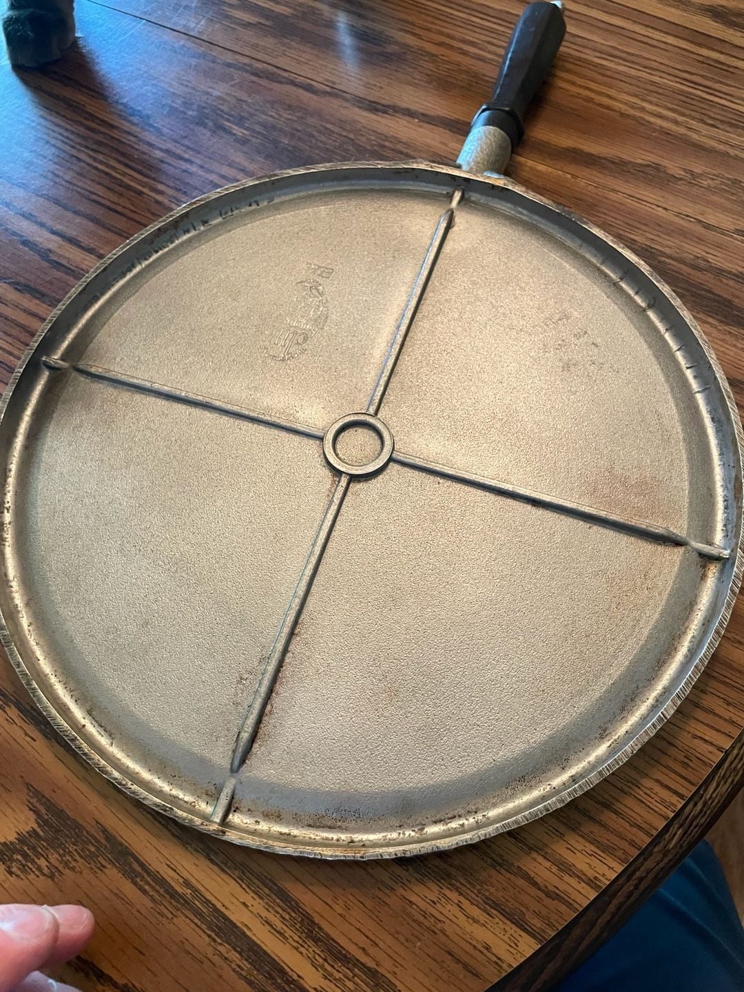 Vintage Guardian Service Hammered Aluminum Pot, Glass Lid, griddle, frying pan. 8