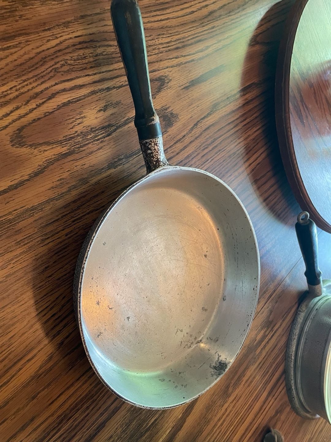 Vintage Guardian Service Hammered Aluminum Pot, Glass Lid, griddle, frying pan. 10