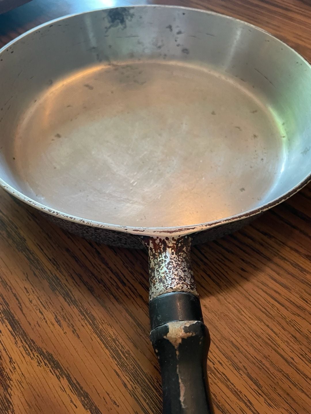 Vintage Guardian Service Hammered Aluminum Pot, Glass Lid, griddle, frying pan. 11