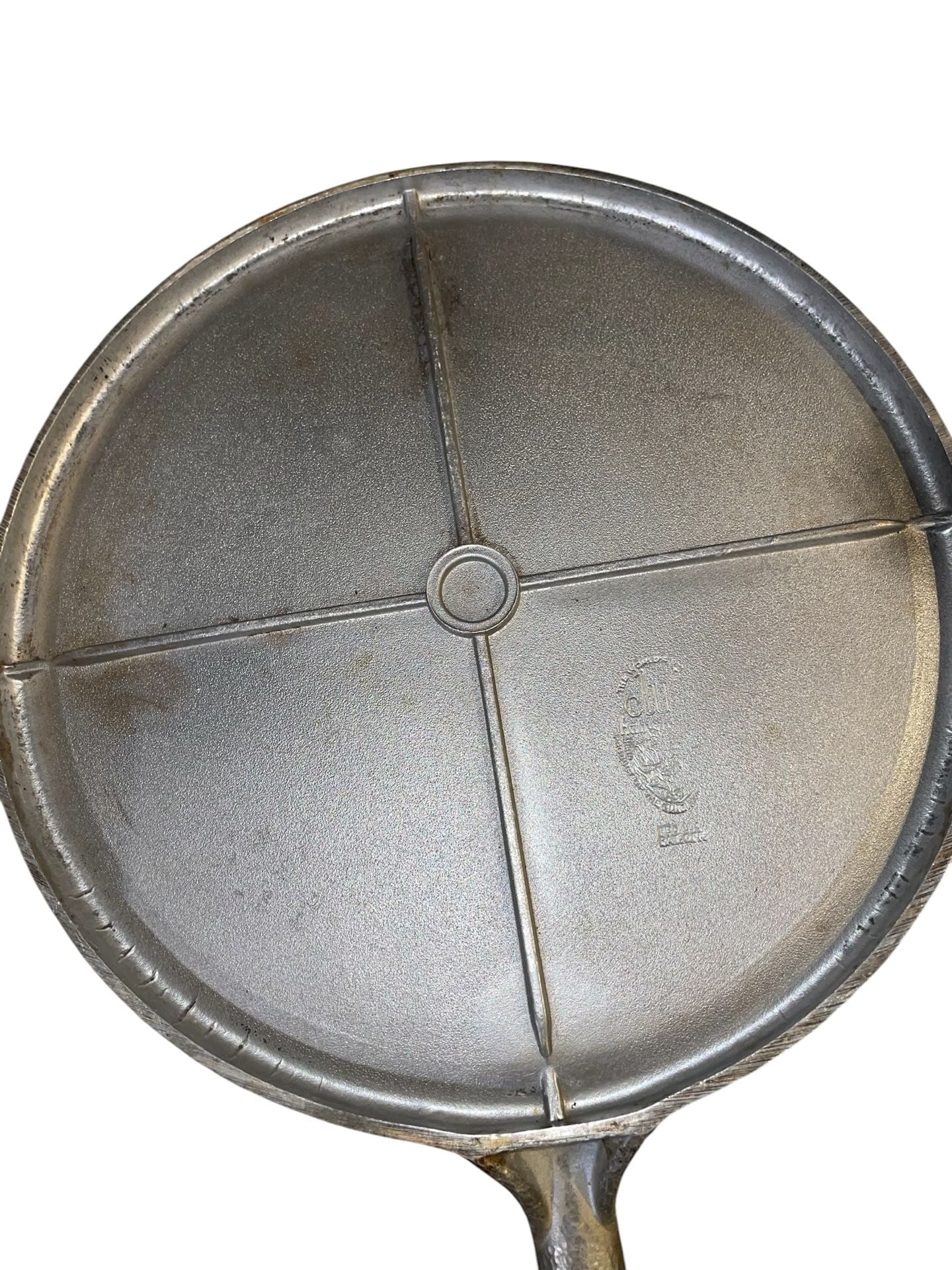Vintage Guardian Service Hammered Aluminum Pot, Glass Lid, griddle, frying pan. 18