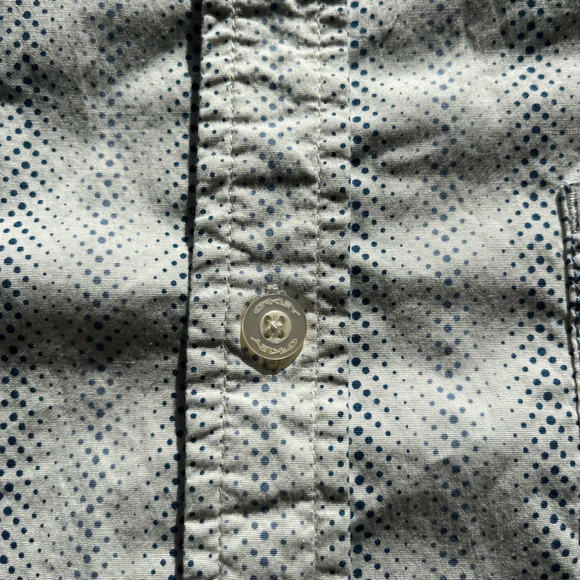 Oakley Men's Short Sleeve Button-Down Shirt with Dot Pattern 4