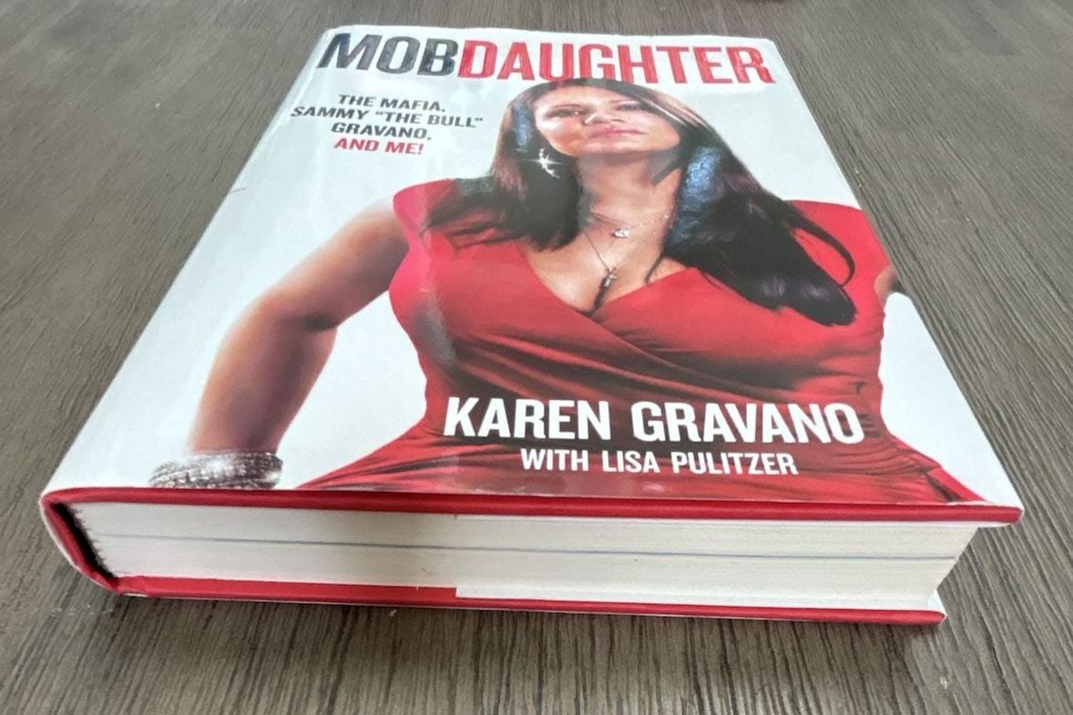 Mob Daughter by K. Gravano (Autographed Hardcover) 6