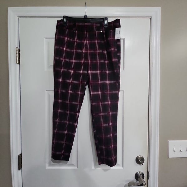 Maurices pull on skinny bengaline mid rise pants size Large short