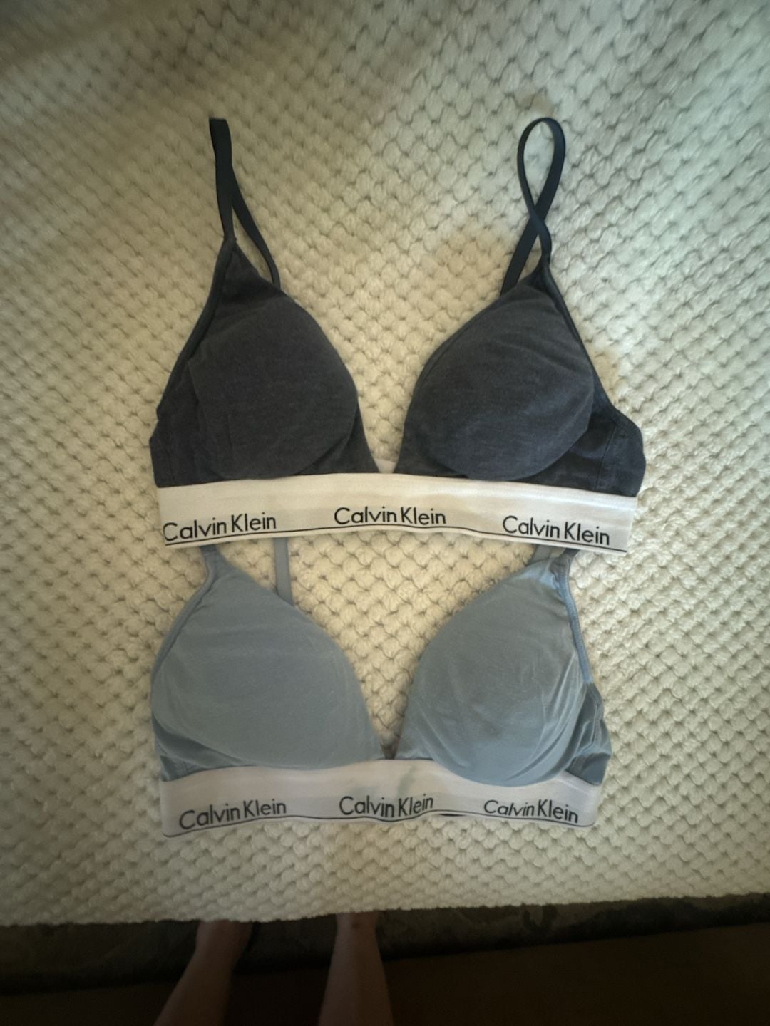 Lot. 2 Calvin Klein Modern Cotton Lined Removable Pad Triangle Wireless Bralettes QF5650 1