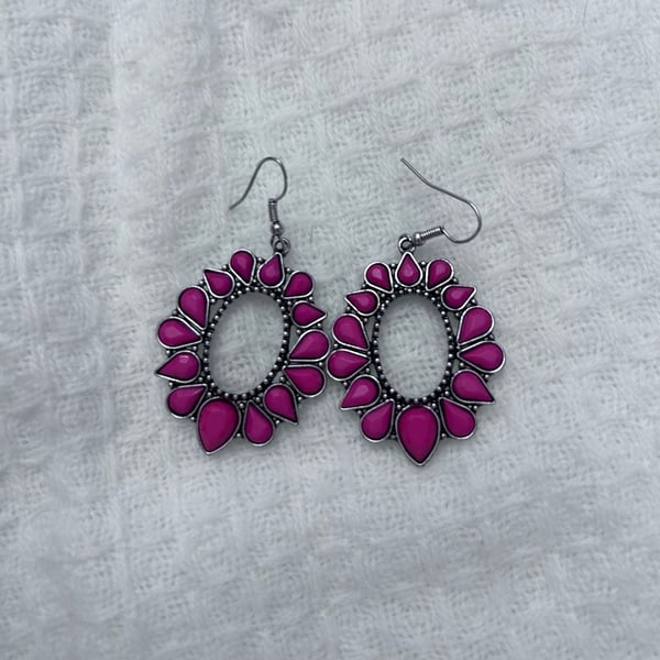 Paparazzi Earring ~ Fashionista Flavor - Pink β Paparazzi Jewelry