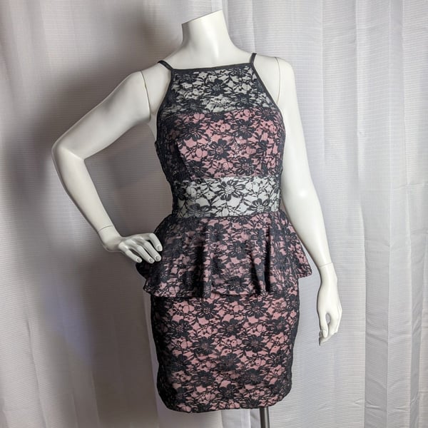 B. Smart Sleeveless Peplum Sheath Dress with Floral Lace Overlay and Pink Lining
