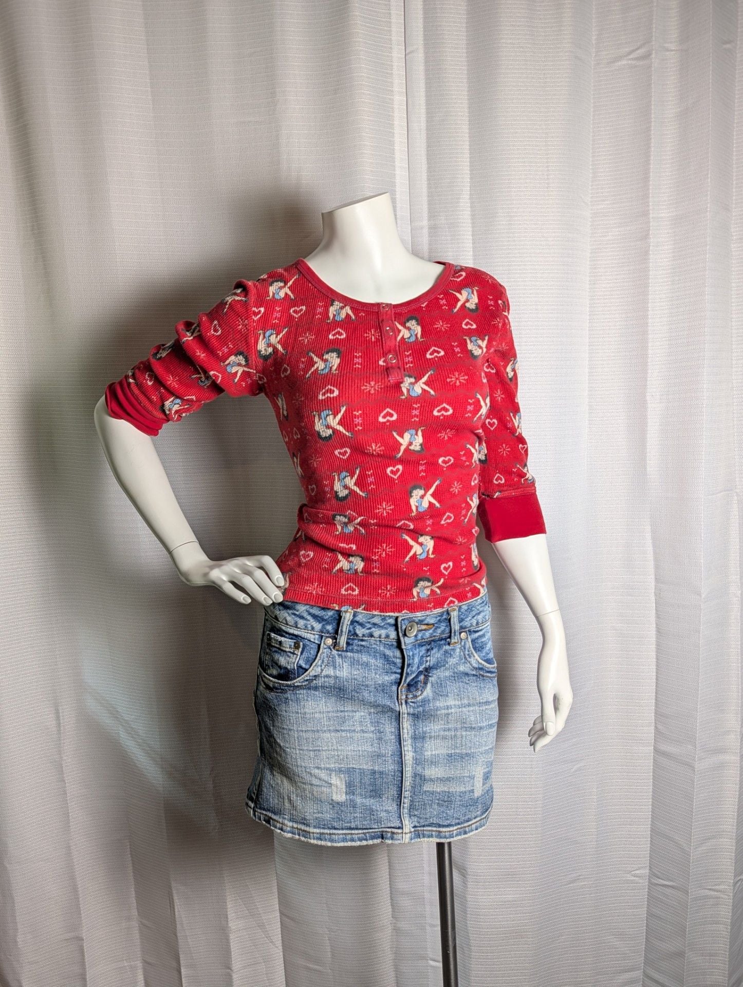 Y2k Betty Boop Red Waffle Knit Henley Long Sleeve Top 2