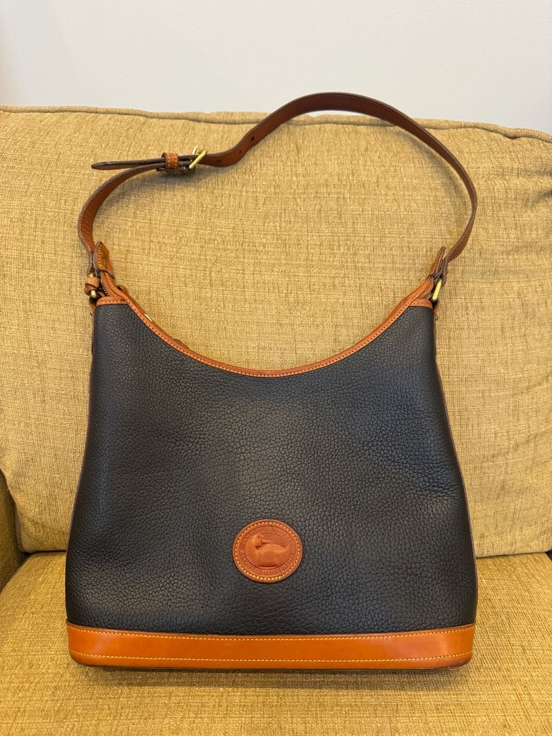 Vintage Dooney & Bourke All Weather Leather Hobo Shoulder Bag 2