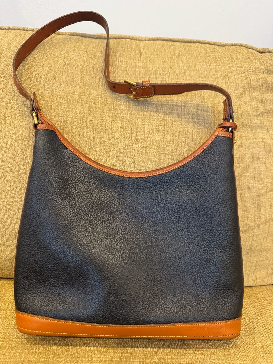 Vintage Dooney & Bourke All Weather Leather Hobo Shoulder Bag 5