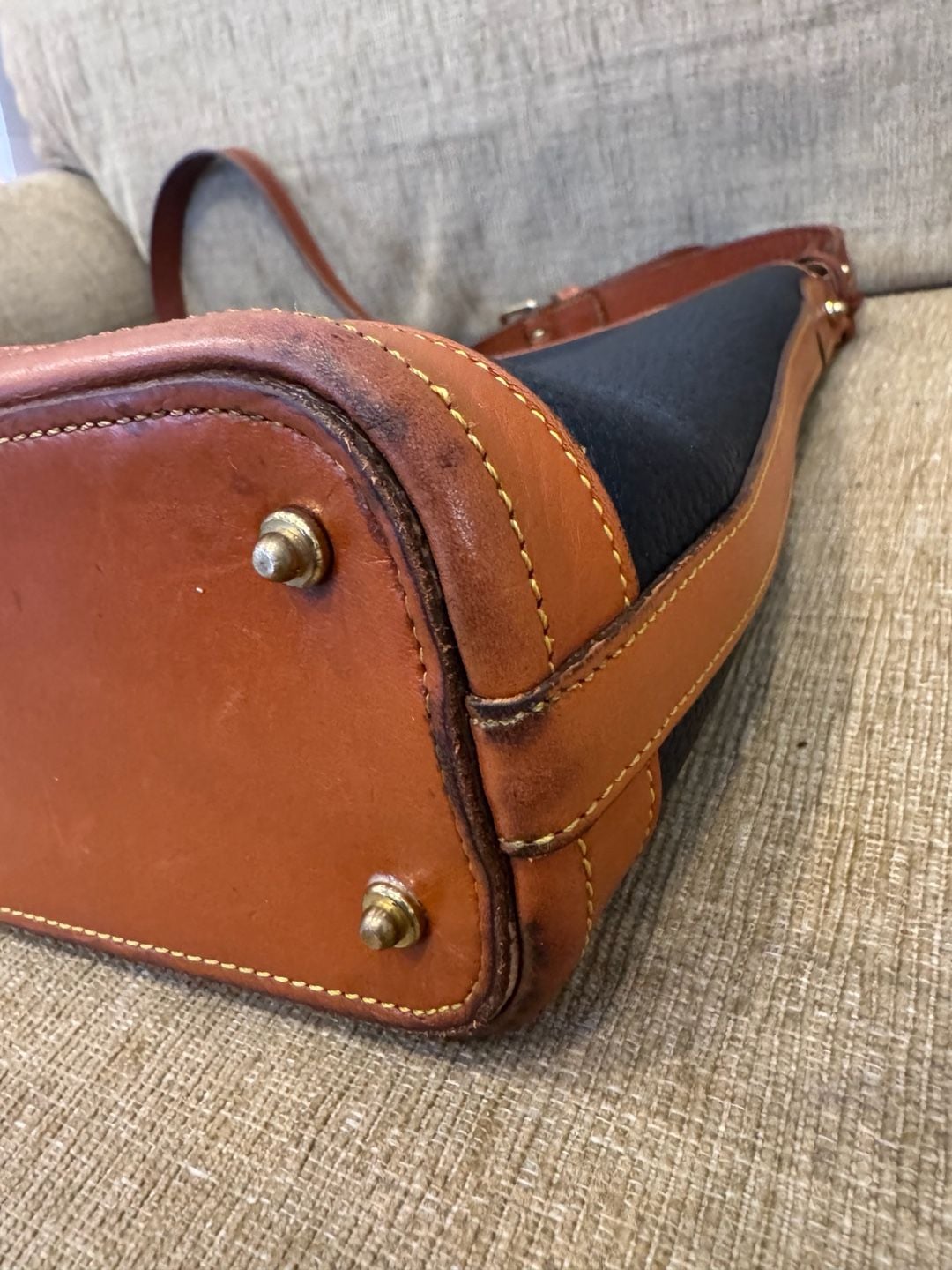 Vintage Dooney & Bourke All Weather Leather Hobo Shoulder Bag 7