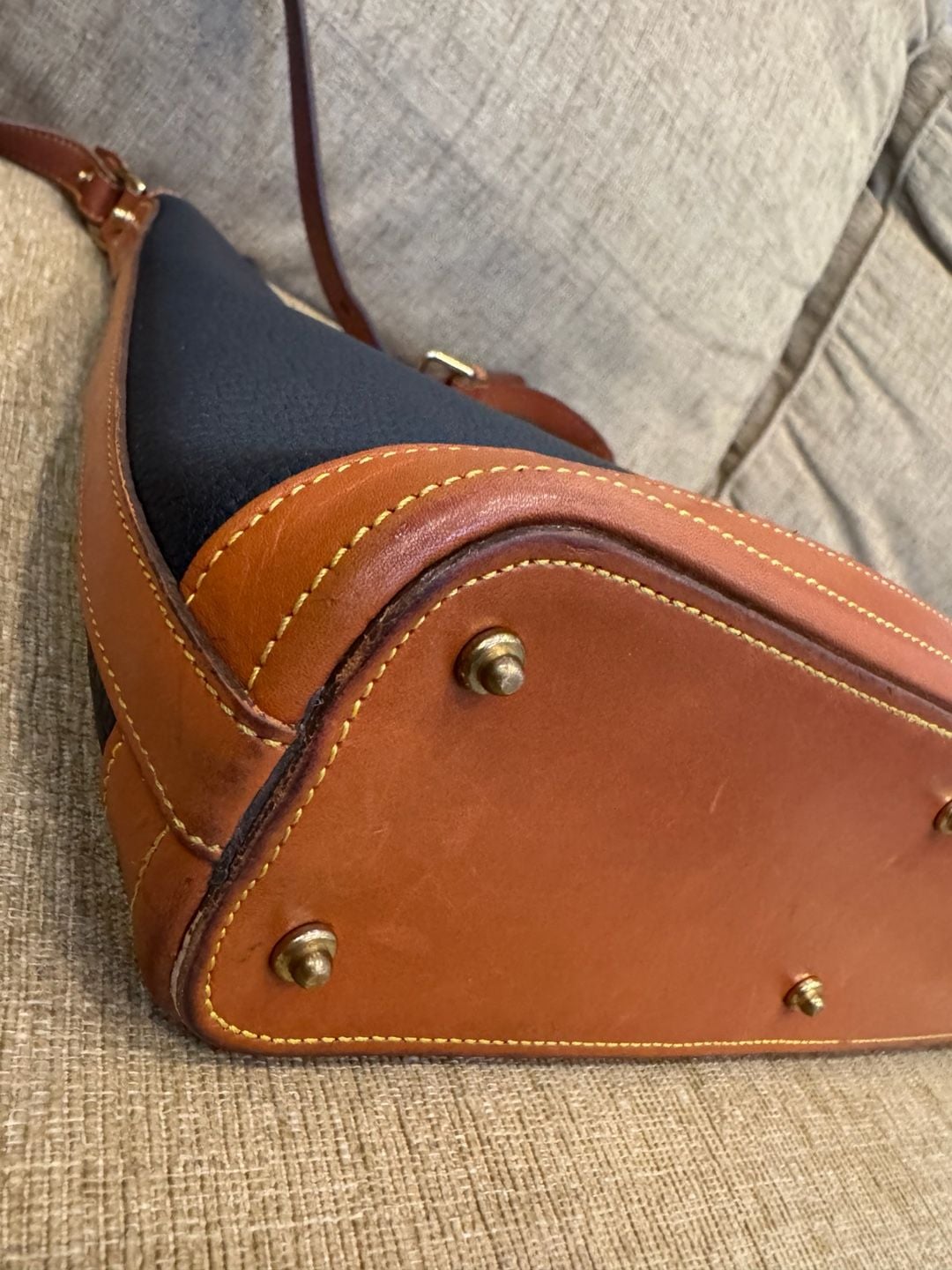 Vintage Dooney & Bourke All Weather Leather Hobo Shoulder Bag 8