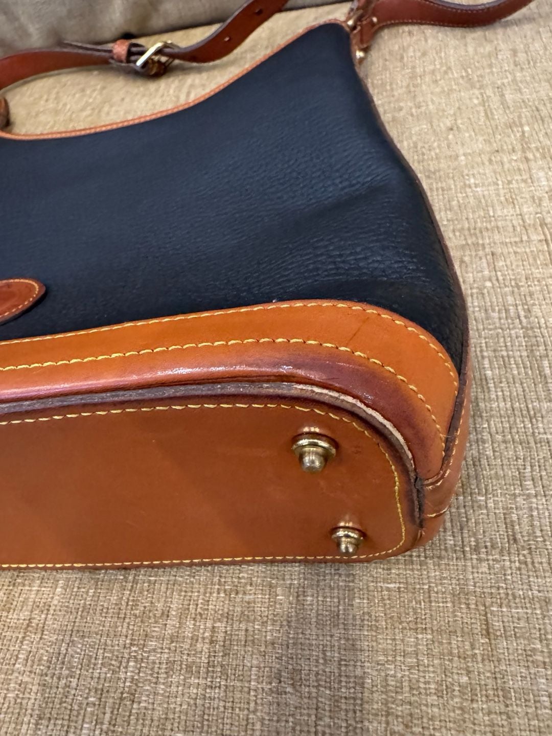 Vintage Dooney & Bourke All Weather Leather Hobo Shoulder Bag 9