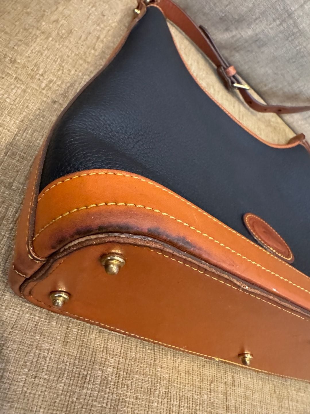 Vintage Dooney & Bourke All Weather Leather Hobo Shoulder Bag 10