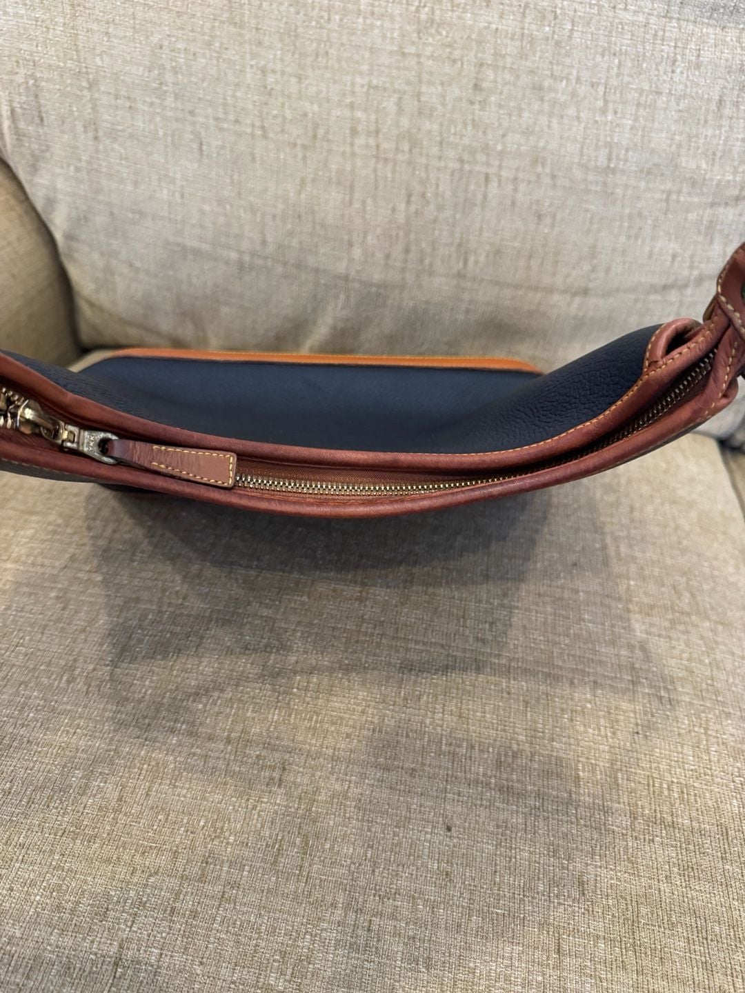 Vintage Dooney & Bourke All Weather Leather Hobo Shoulder Bag 11