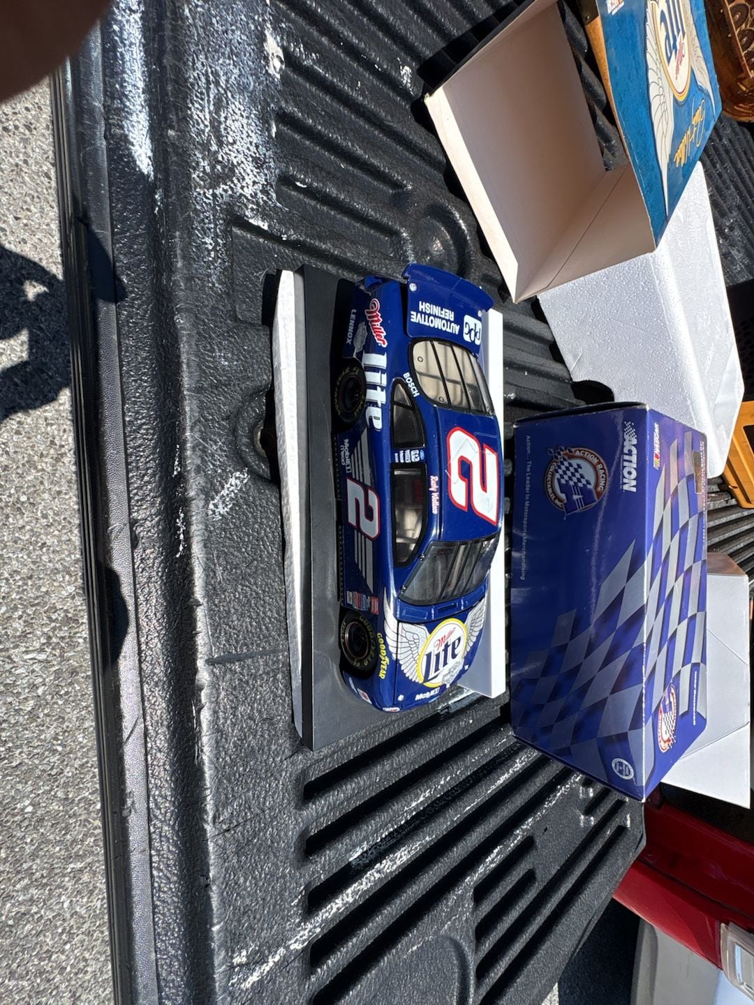 1999 Rusty Wallace #2 Miller Lite Harley-Davidson Ford Taurus 1:24 Scale Action Diecast Car 1