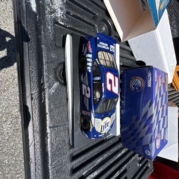 1999 Rusty Wallace #2 Miller Lite Harley-Davidson Ford Taurus 1:24 Scale Action Diecast Car