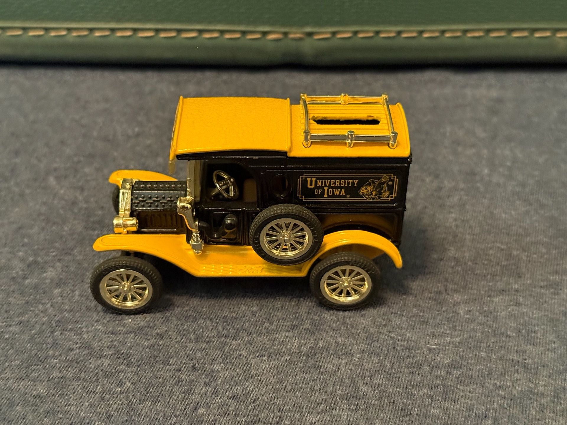 University of Iowa Hawkeyes Diecast 1923 Ford Model T Coin Bank 1