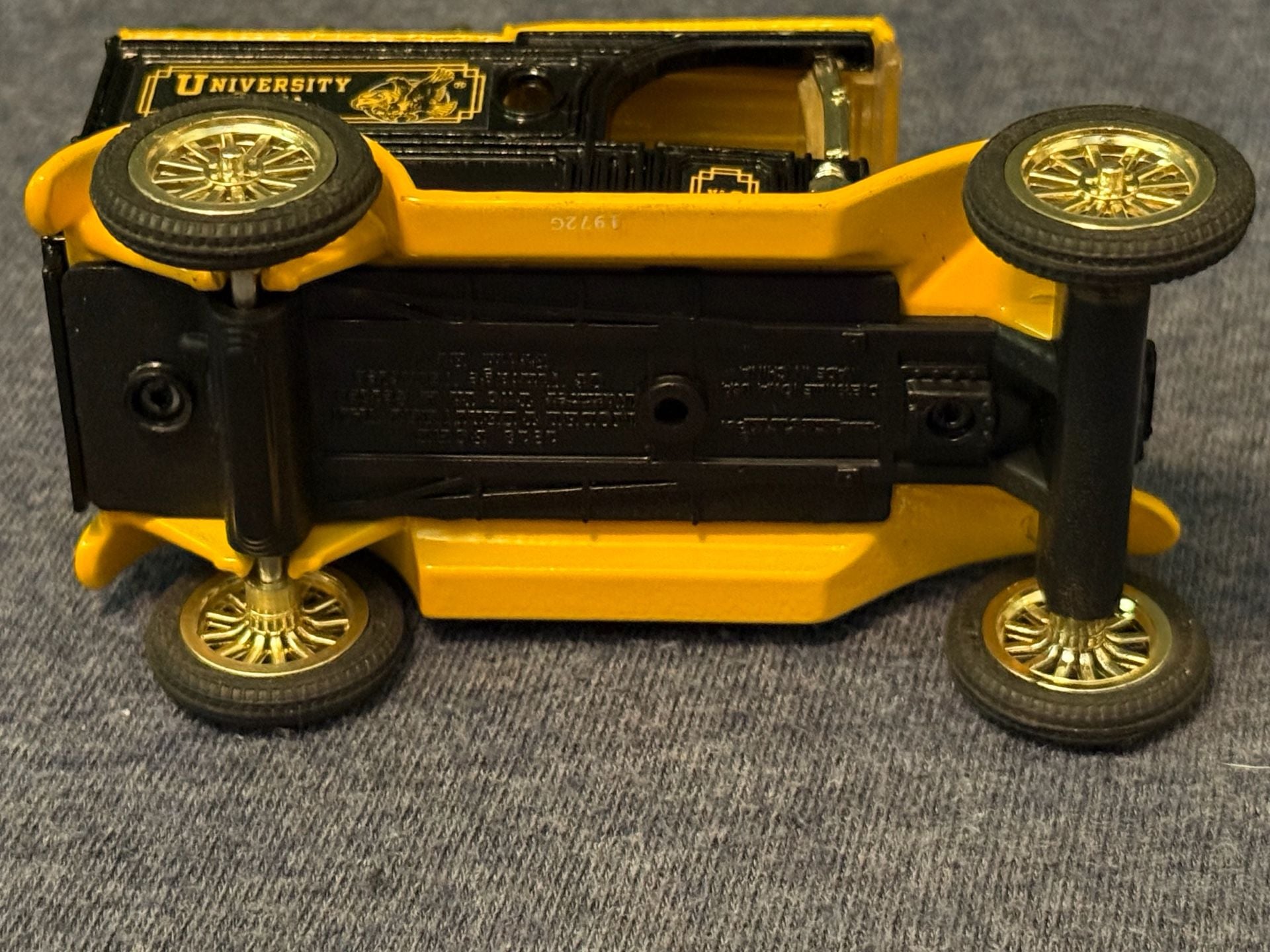 University of Iowa Hawkeyes Diecast 1923 Ford Model T Coin Bank 4
