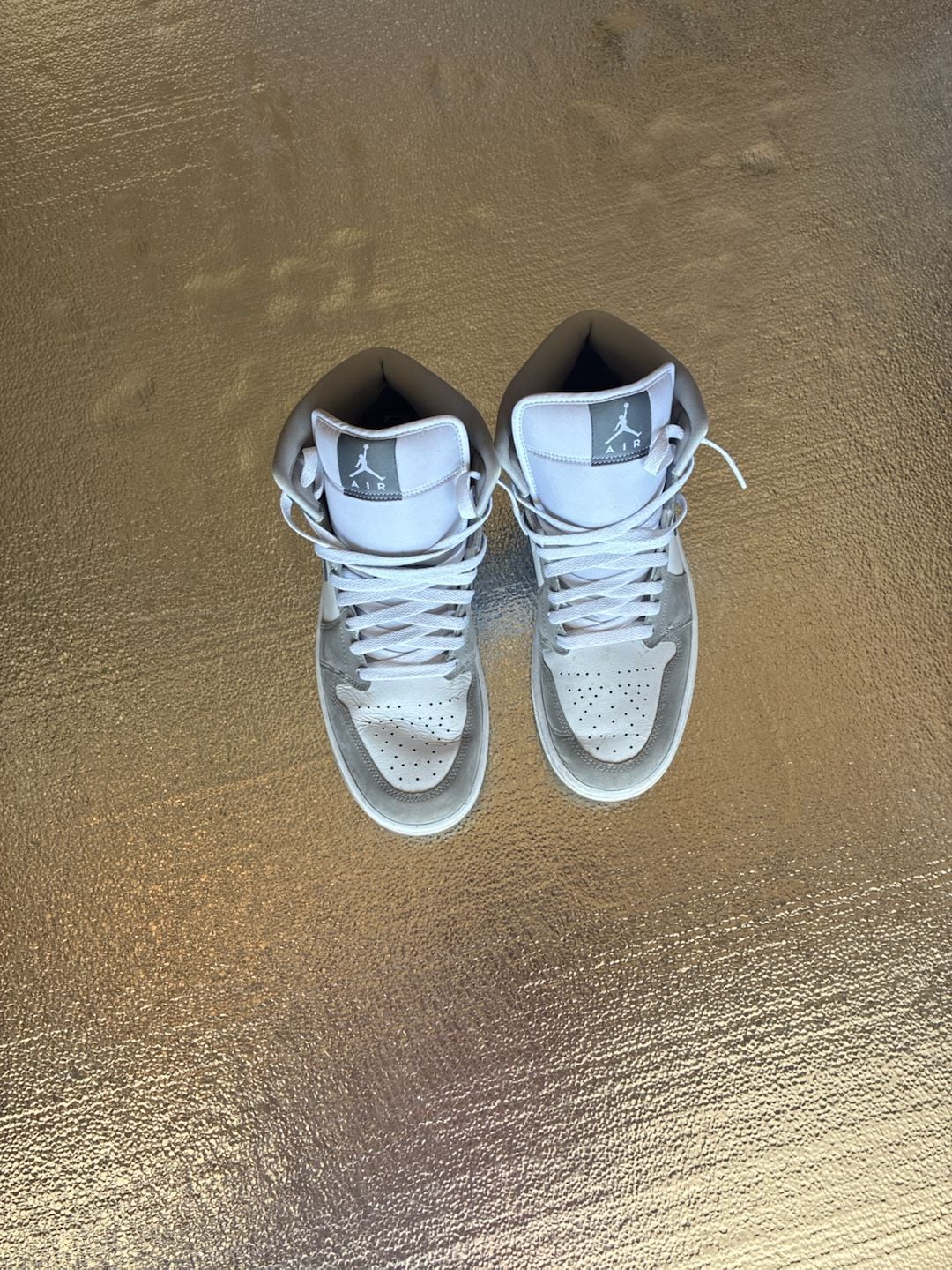 Air Jordan 1 Mid SE White/Cool Grey-Medium Grey (HF3216-100) 2