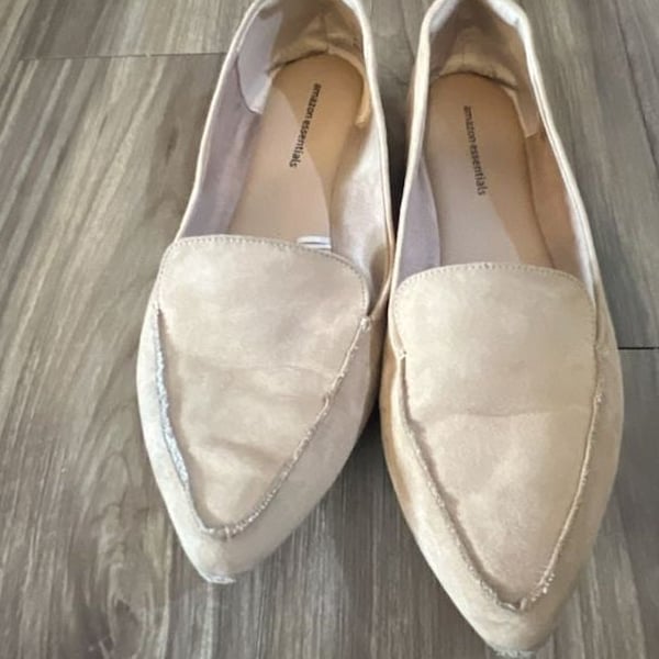 Amazon Essentials Women's Pointed Toe Loafer Flats