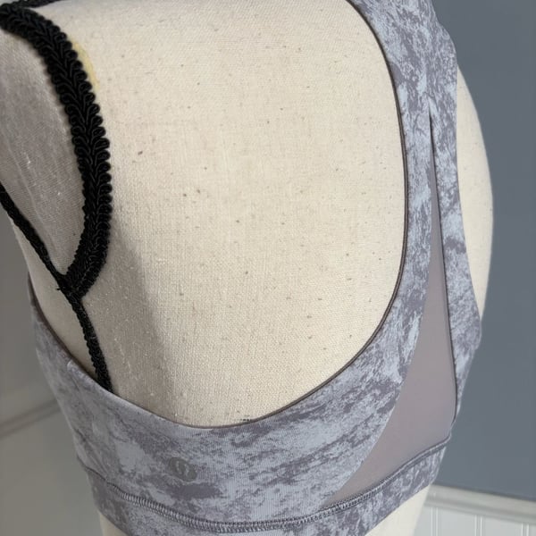 Lululemon Invigorate Bra - Washed Marble Alpine White Silverscreen