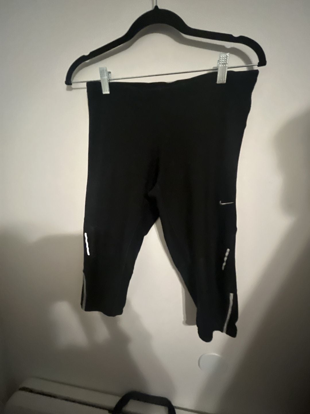 Nike Women's Dri-Fit Running Capri Leggings with Zipper Pocket and Reflective Accents 1