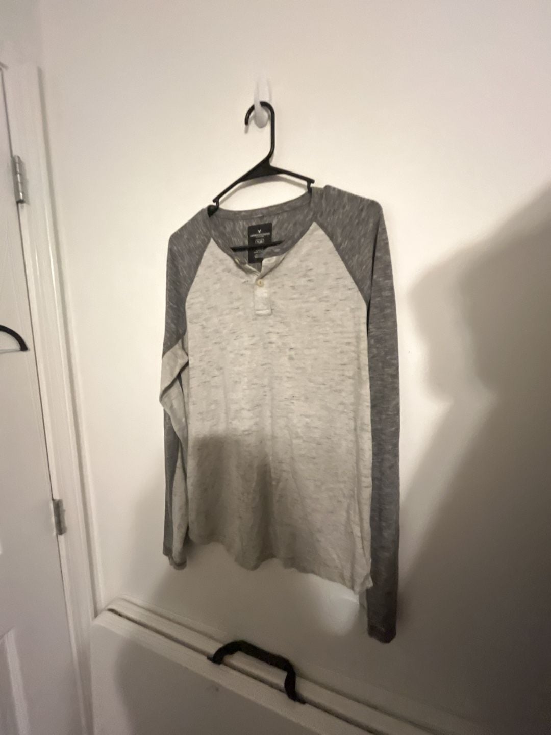 American Eagle Outfitters FLEX Classic Fit Long Sleeve Henley Shirt 1