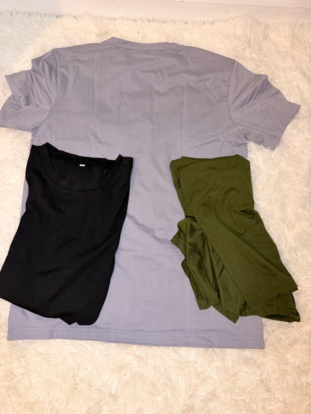 Set of 3 Men's Basic Crew Neck Short T-Shirts in Grey, Black, and Olive Green 4