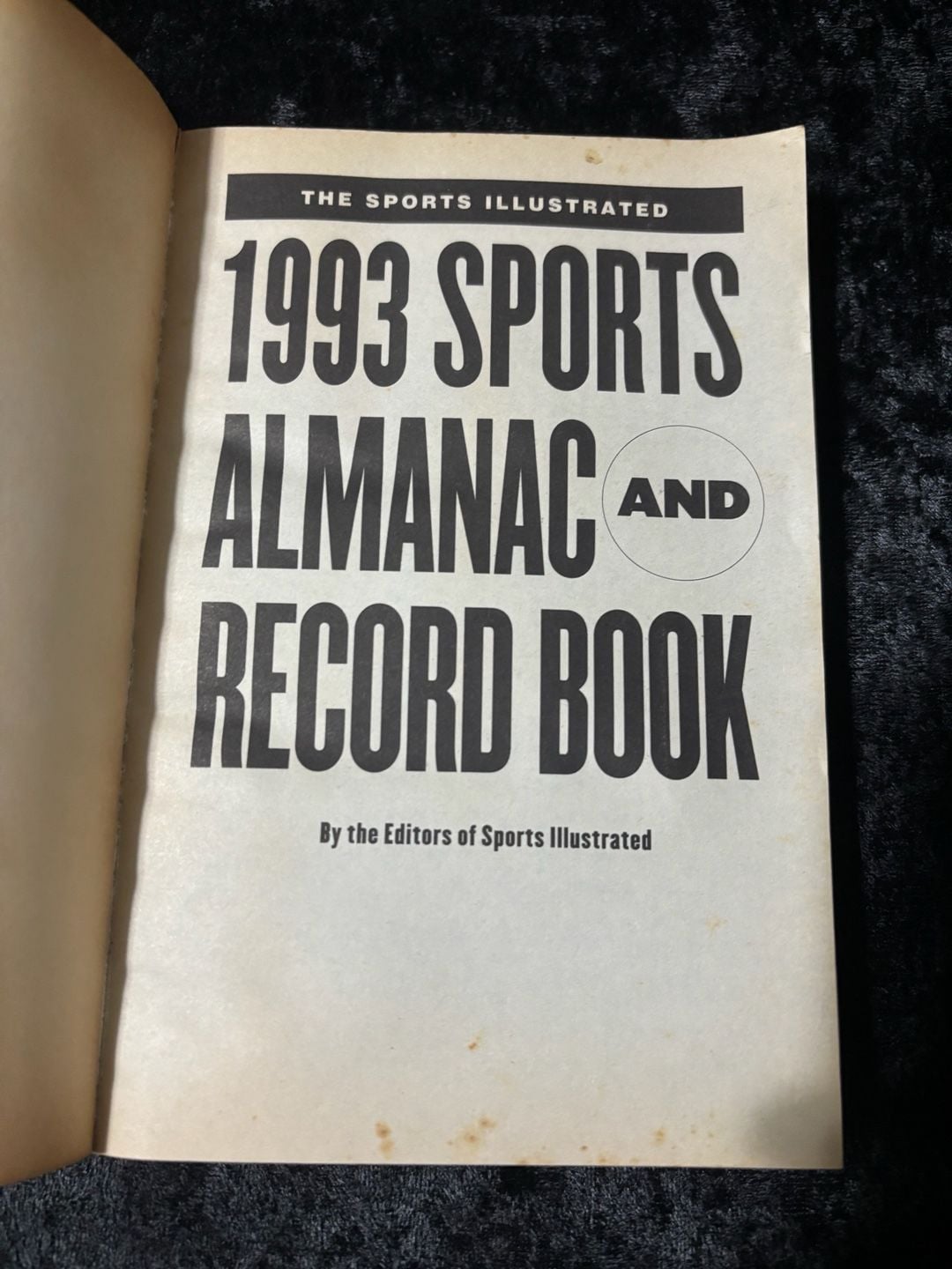 The Sports Illustrated 1994 Sports Almanac: Sports Illustrated: 9780316808101: Books - , CA 3