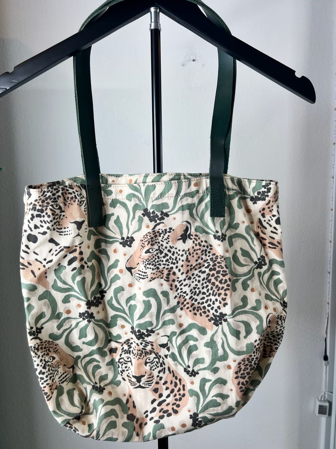 Ikwetta Leopard Print Canvas Tote Bag with Green Handles 4