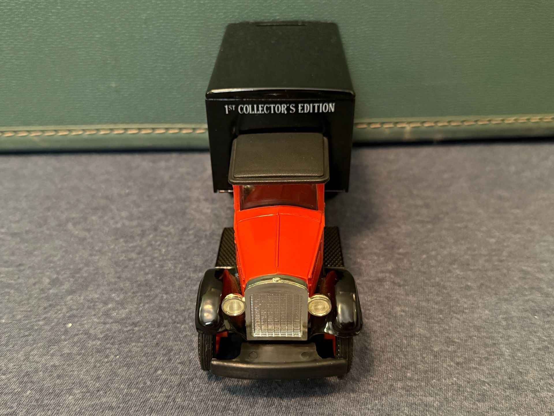 Ertl American Classic 1931 Hawkeye Delivery Truck Die-Cast Coin Bank 3