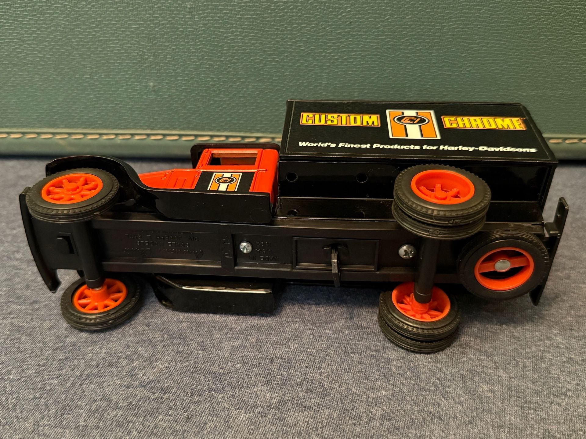 Ertl American Classic 1931 Hawkeye Delivery Truck Die-Cast Coin Bank 5