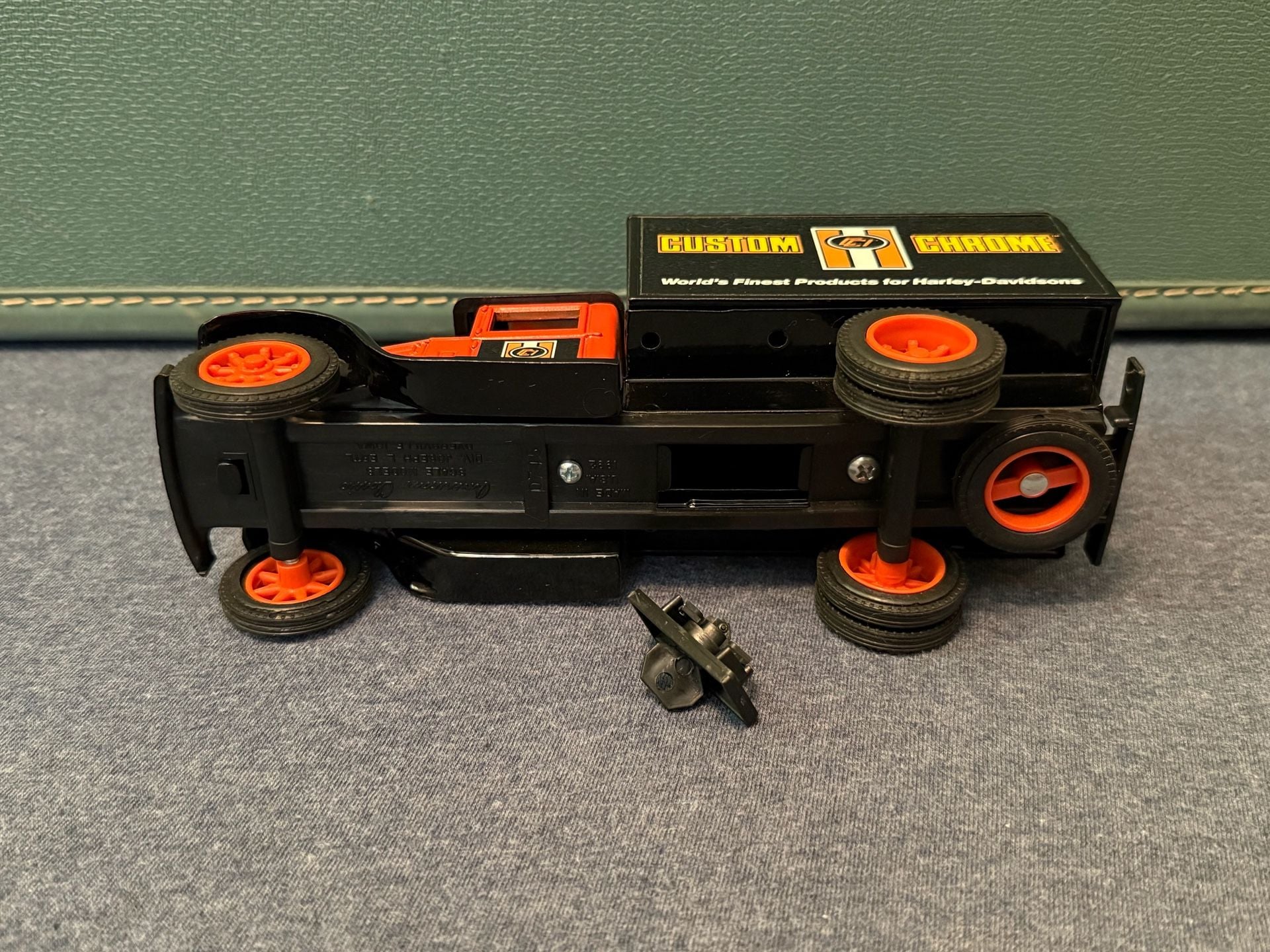 Ertl American Classic 1931 Hawkeye Delivery Truck Die-Cast Coin Bank 6