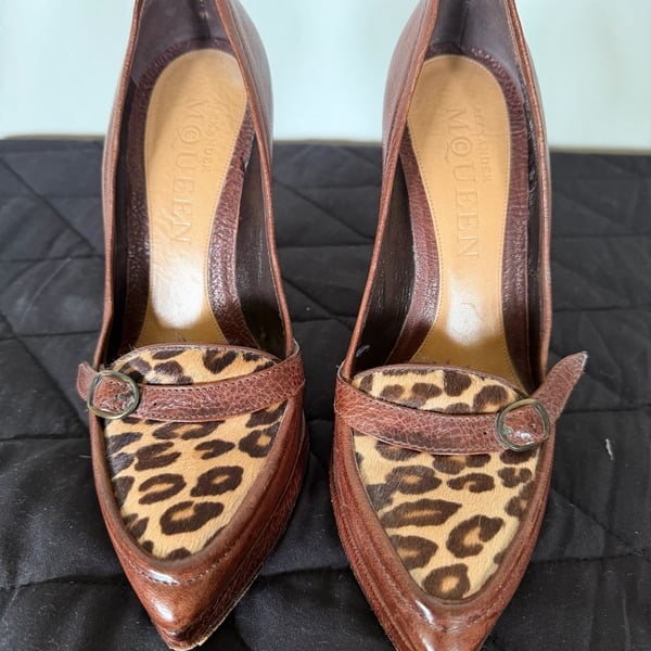 Alexander McQueen Brown Leather and Leopard Print Calf Hair Pointed Toe Platform Heels